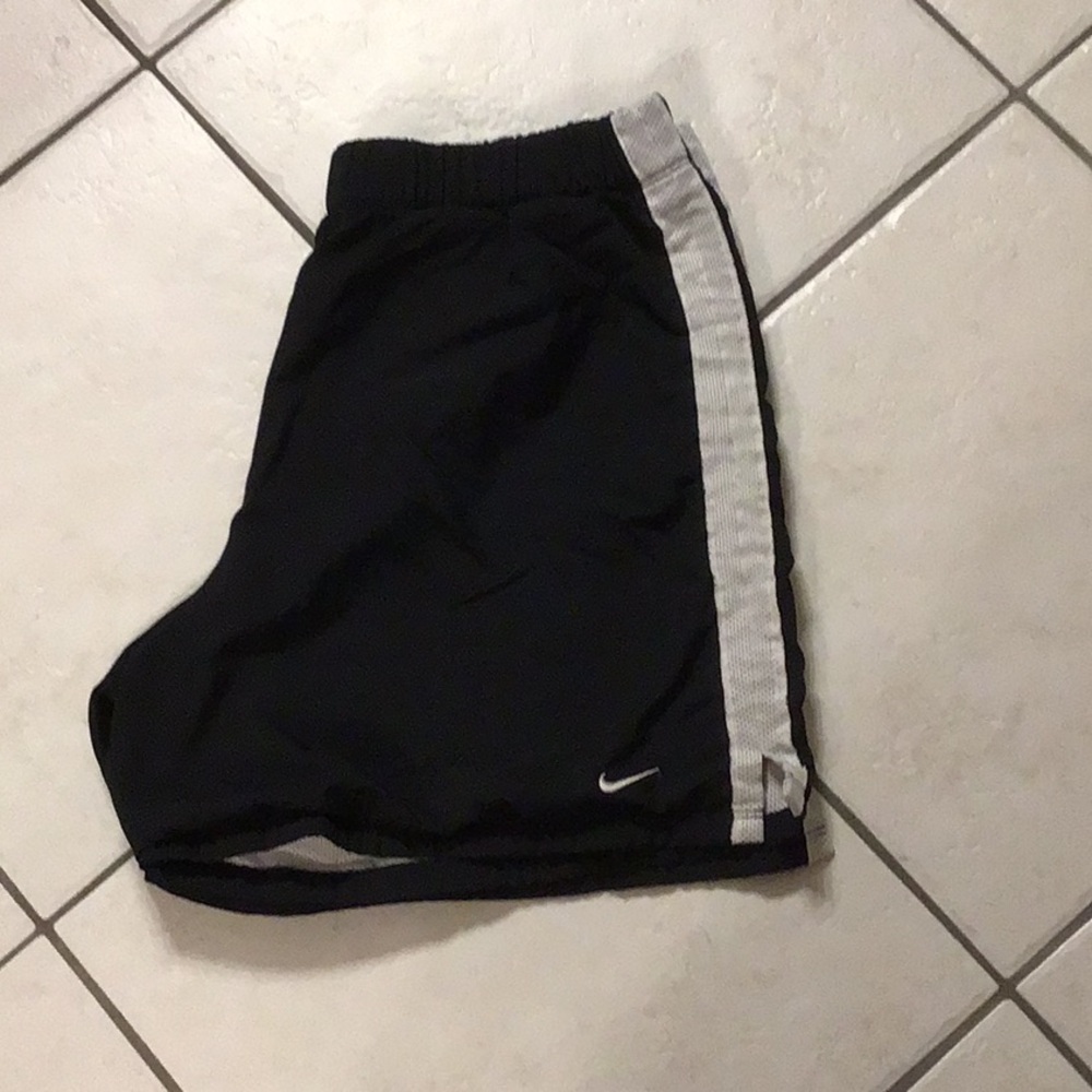 Nike Performance Mesh Lined Shorts Womens Size M 8-10 Black With Swoosh